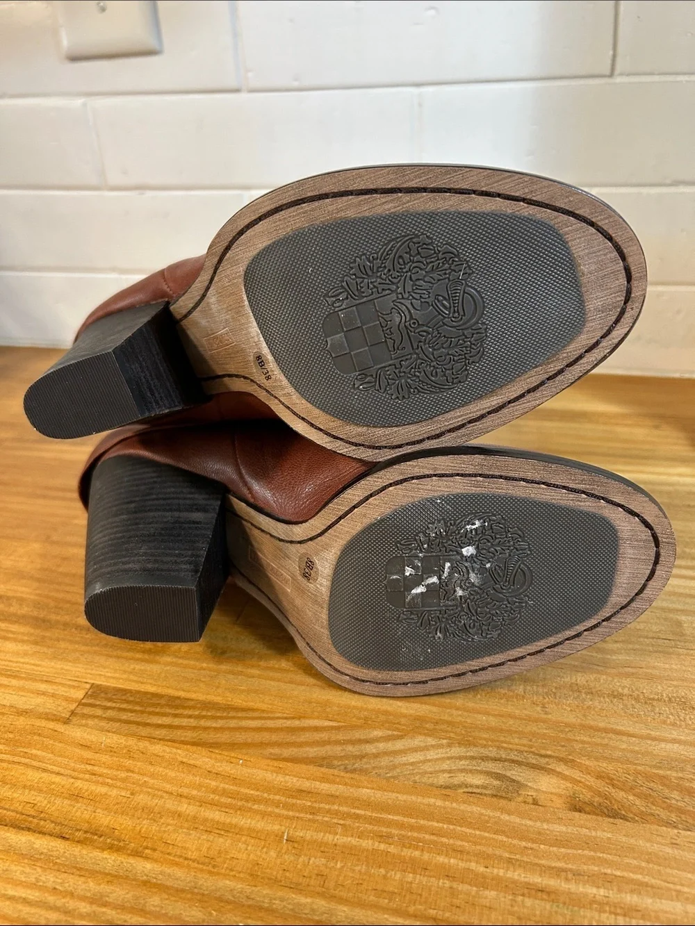 Vince Camuto classic fold